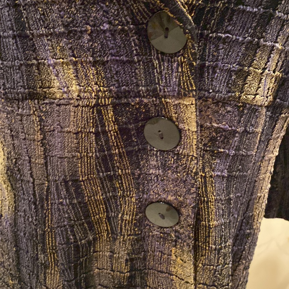 Pretty lightweight jacket - Picture 3 of 5